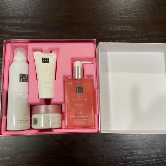 Sakura Collection - Picture 4 of 4